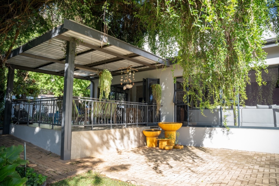 6 Bedroom Property for Sale in Wilkoppies North West